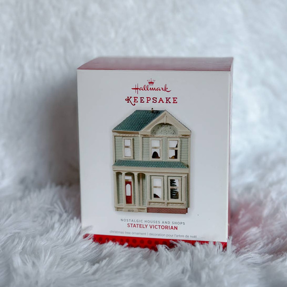 2013 Hallmark Nostalgic Houses and Shop Stately Victorian Keepsake Ornament MIB - Picture 1 of 1